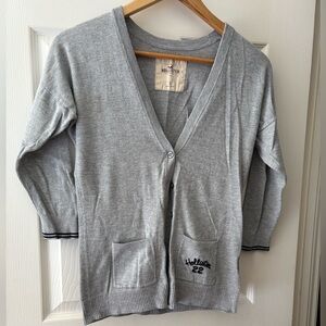 Hollister vintage cardigan 3/4 sleeve button front grey size small embroidered